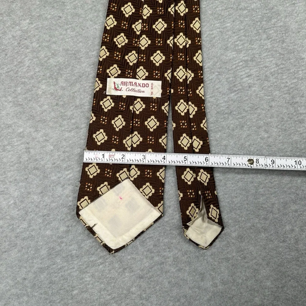 Vintage Armando Collection Mens Tie Brown Textured Foulard Medallion 57x4 NOTE